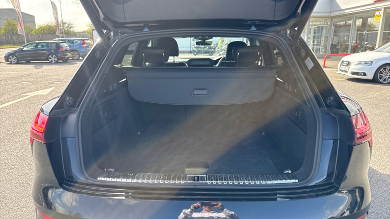 Audi e-tron 230kW 50 Quattro 71kWh S Line 5dr Auto Electric Estate